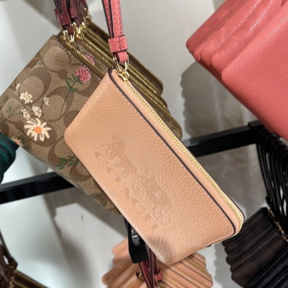 Coach Corner Zip Wristlet In Colorblock With Horse And Carriage - Picture 15 of 16